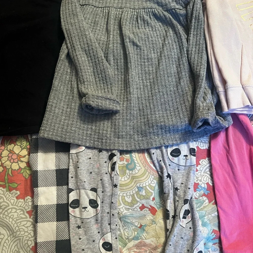 Cat &Jack Kids 3T play set  - Black, Gray, Pink, Purple 4-Tops 3- Pants 7 Pieces